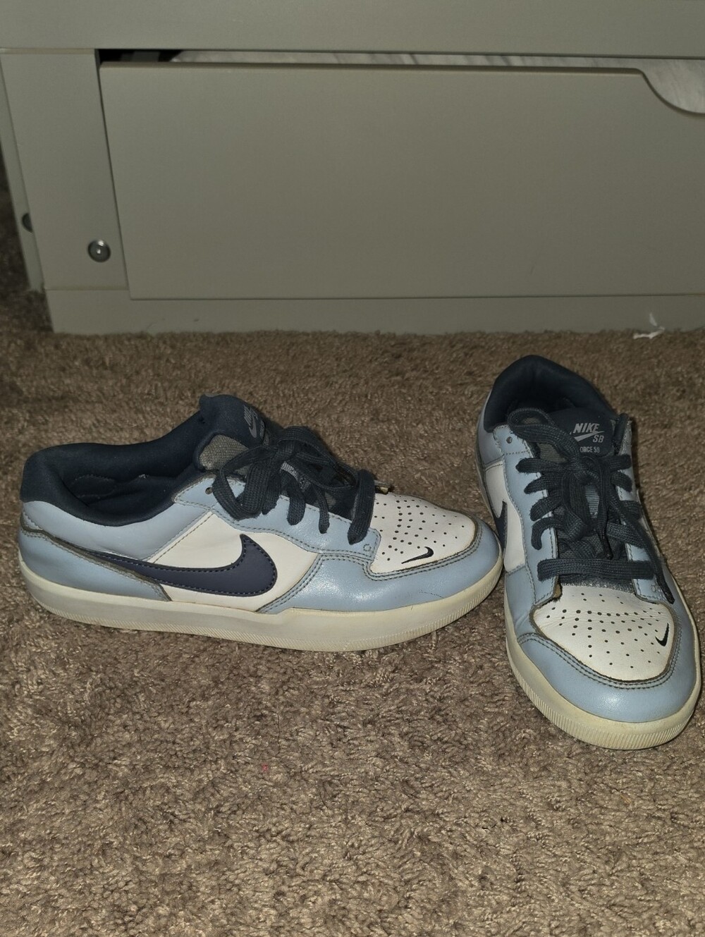 Nike Kids Low-Top Sneakers in Light Blue, White and Navy